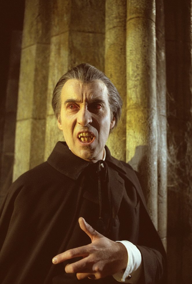 Das Blut von Dracula - Filmfotos - Christopher Lee