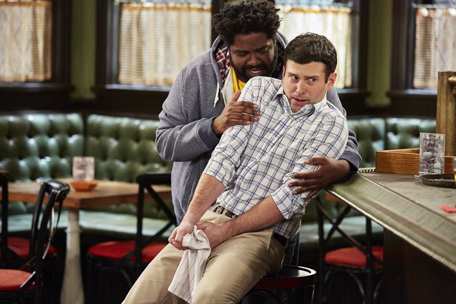 Undateable - A Stray Dog Walks Into a Bar - Filmfotók - Ron Funches, Brent Morin
