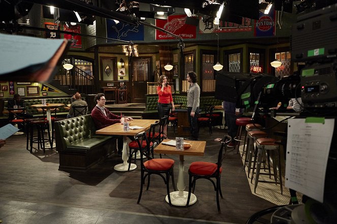 Undateable - Season 2 - A Sibling Rivalry Walks Into a Bar - Tournage