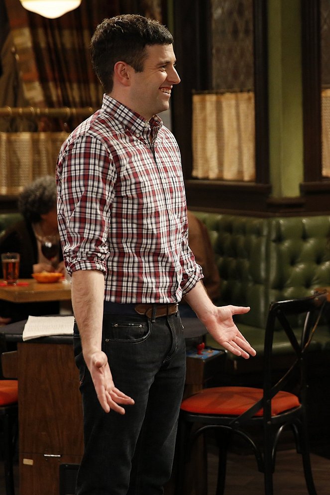 Undateable - Cop Number Four Walks Into a Bar - Film - Brent Morin