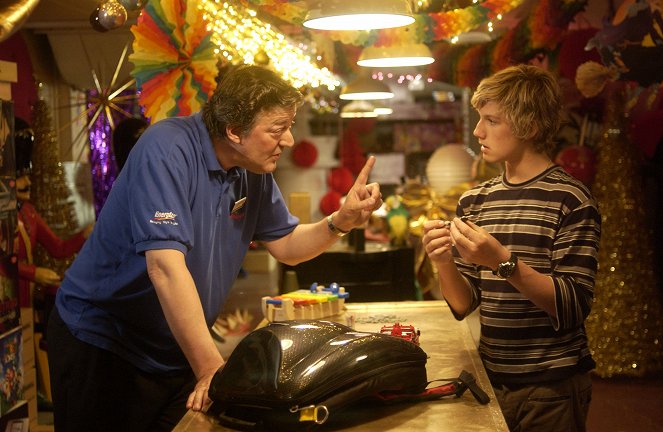 Stormbreaker - Filmfotos - Stephen Fry, Alex Pettyfer