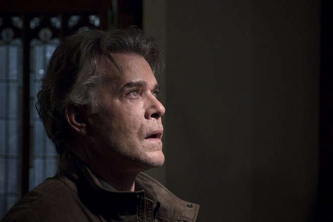 Shades of Blue - Season 1 - For I Have Sinned - Do filme - Ray Liotta