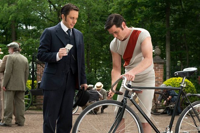 Detektyw Murdoch - Murdoch na rowerze - Z filmu - Jonny Harris, Yannick Bisson