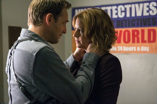 The Mysteries of Laura - The Mystery of the End of Watch - Van film - Josh Lucas, Jenna Fischer