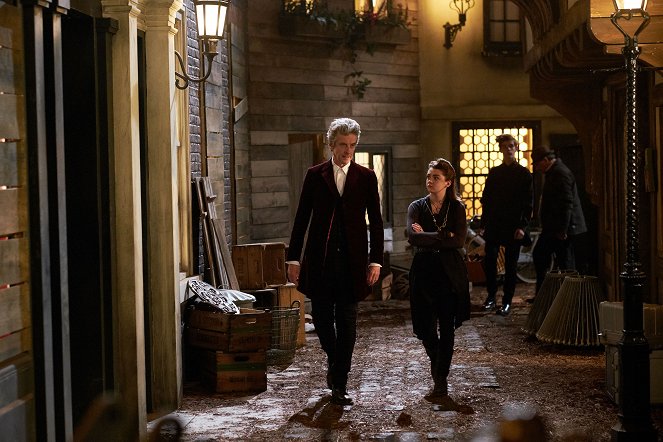 Doctor Who - Face the Raven - Photos - Peter Capaldi, Maisie Williams