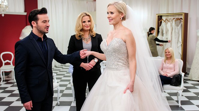 Say Yes to the Dress: Poland - Photos