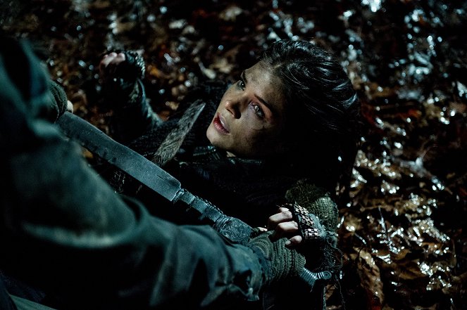 The 100 - Nevermore - Van film - Marie Avgeropoulos