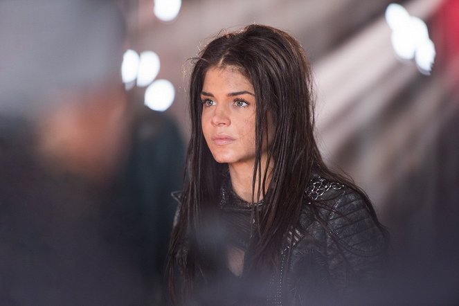 The 100 - Join or Die - Photos - Marie Avgeropoulos