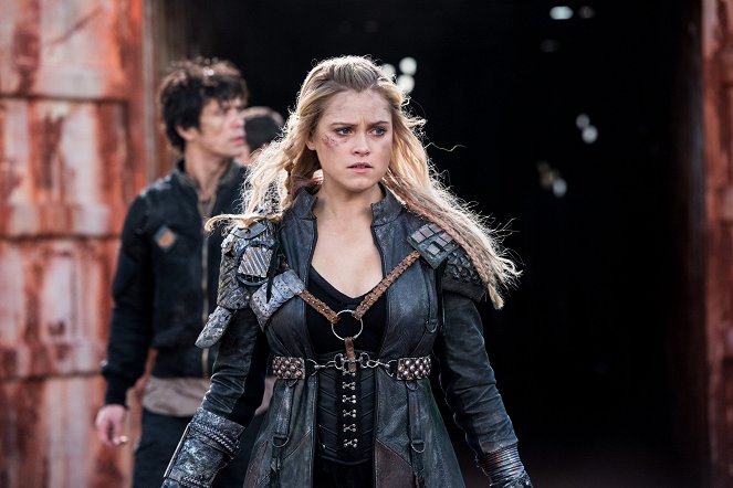 The 100 - Season 3 - Join or Die - Photos - Eliza Taylor
