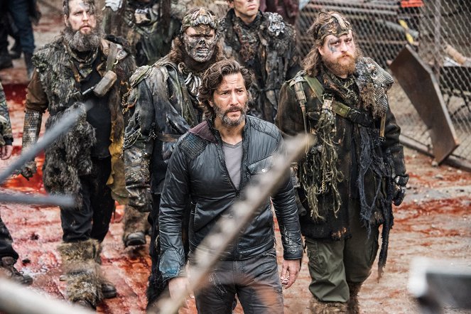 The 100 - Join or Die - Photos - Henry Ian Cusick