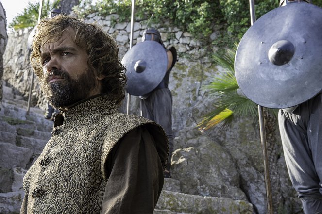 Game of Thrones - Season 6 - Book of the Stranger - Photos - Peter Dinklage
