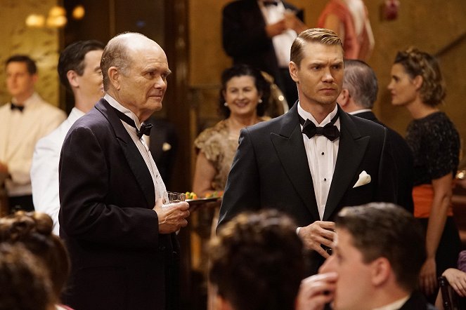 Agent Carter - Life of the Party - Van film - Kurtwood Smith, Chad Michael Murray