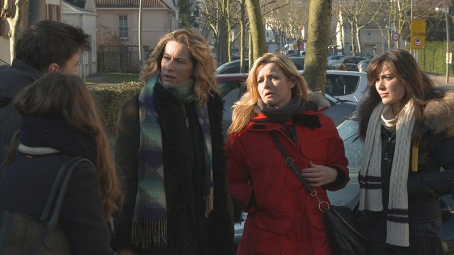 Les Mystères de l'amour - Season 8 - Frères et soeurs - Film - Audrey Moore, Laure Guibert, Elsa Esnoult