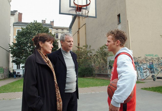 Die Liebe kommt selten allein - Photos - Thekla Carola Wied, Peter Sattmann, Tobias Retzlaff