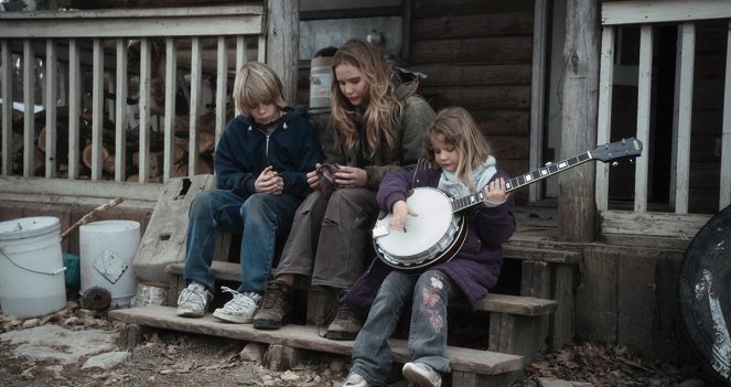 Winter's Bone - De la película - Isaiah Stone, Jennifer Lawrence, Ashlee Thompson