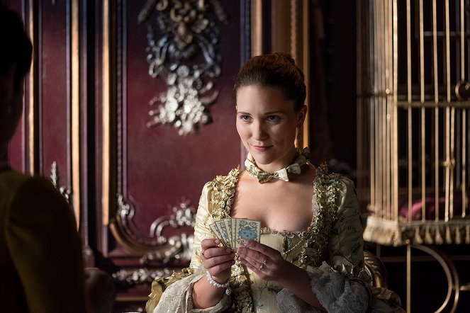 Outlander - Useful Occupations and Deceptions - Photos - Claire Sermonne