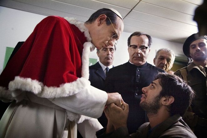 Paolo VI - Il Papa nella tempesta - Filmfotos - Fabrizio Gifuni, Mauro Marino