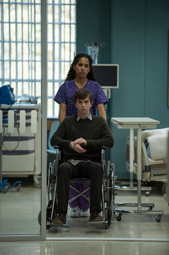 Bates Motel - Season 4 - Norman - De la película - Lisa MacFadden, Freddie Highmore