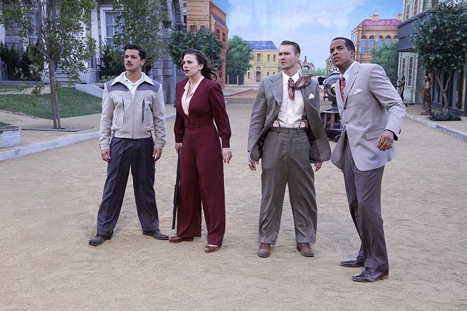 Agentka Carter - Hollywoodzkie zakończenie - Z filmu - Dominic Cooper, Hayley Atwell, Chad Michael Murray, Reggie Austin