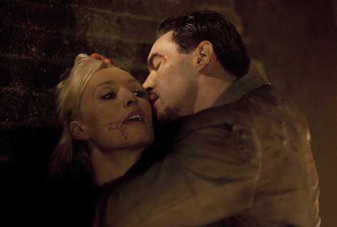 Dracula - Let There Be Light - Photos - Victoria Smurfit, Jonathan Rhys Meyers