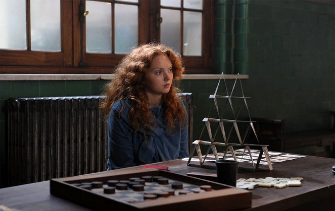 There Be Dragons - Do filme - Lily Cole
