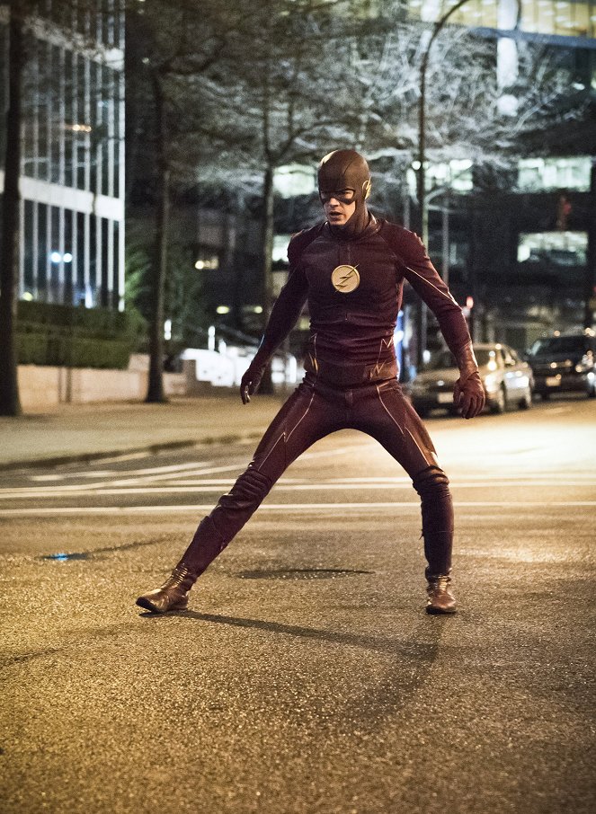 The Flash - Season 2 - Invincible - Photos - Grant Gustin