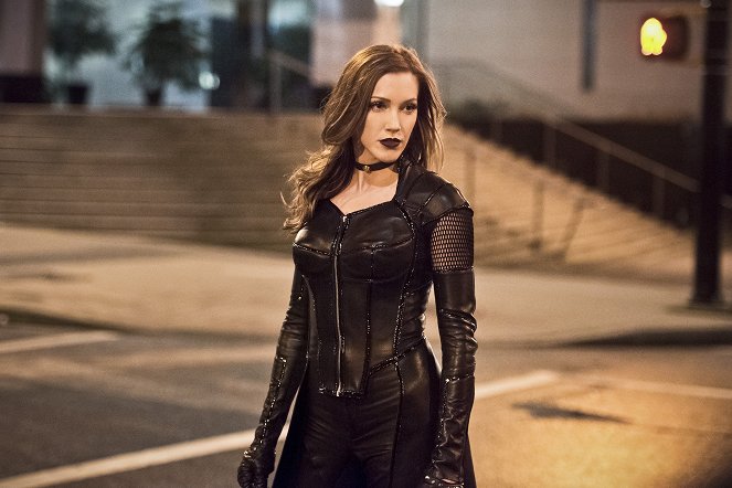 The Flash - Invincible - Film - Katie Cassidy