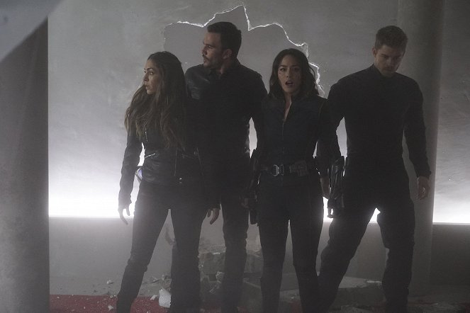 Agents of S.H.I.E.L.D. - Season 3 - The Team - Photos