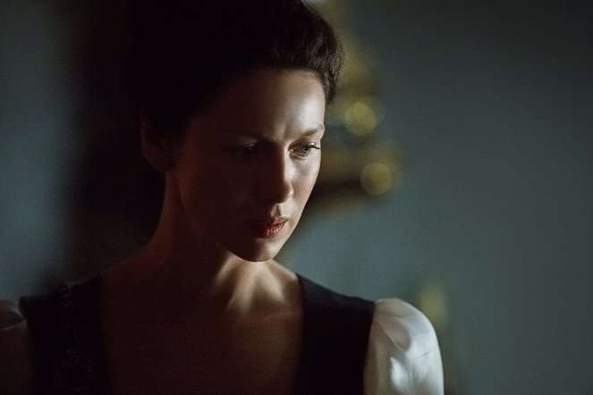 Outlander - Season 2 - Faith - Photos - Caitríona Balfe