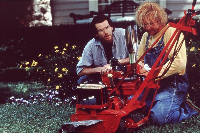 The Lawnmower Man - Van film - Pierce Brosnan, Jeff Fahey