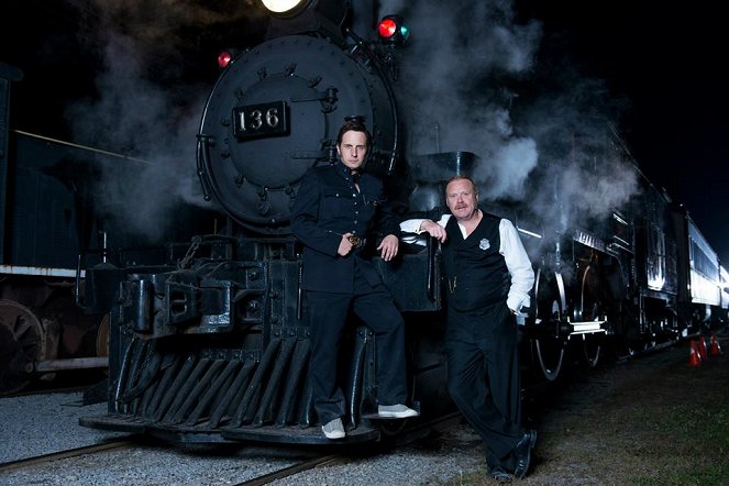 Murdoch Mysteries - Season 7 - A Midnight Train to Kingston - Werbefoto - Jonny Harris, Thomas Craig