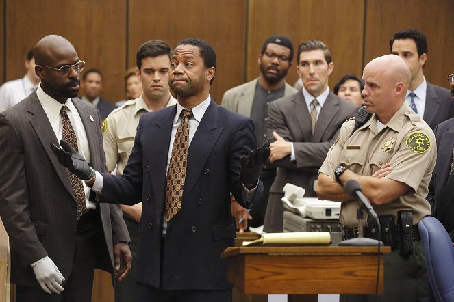 American Crime Story - The People v. O.J. Simpson - Conspiracy Theories - Van film - Sterling K. Brown, Cuba Gooding Jr.