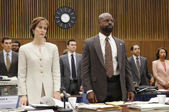 American Crime Story - The People v. O.J. Simpson - Conspiracy Theories - Photos - Sarah Paulson, Sterling K. Brown