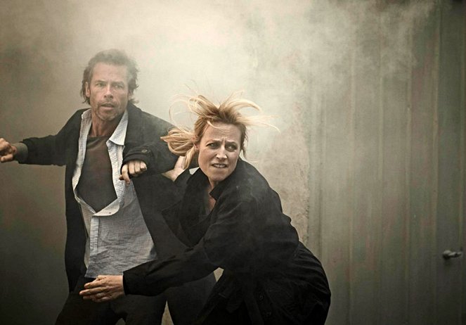 Jack Irish: Bad Debts - Van film - Guy Pearce, Marta Dusseldorp