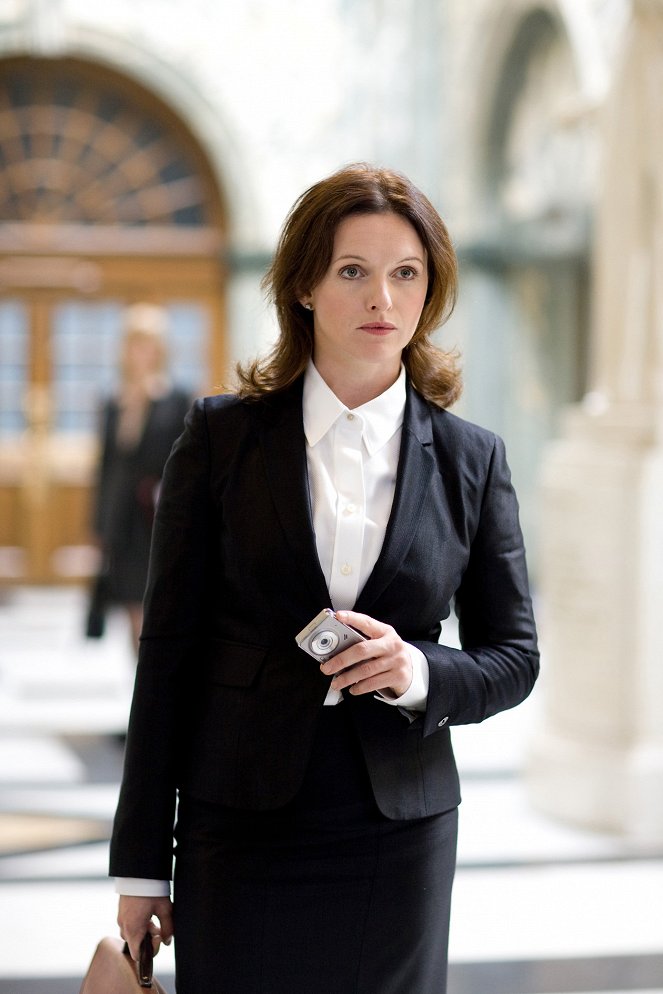 Law & Order: UK - Monster - Filmfotos - Dervla Kirwan