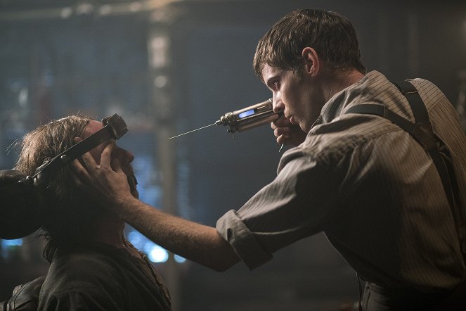 Penny Dreadful - This World Is Our Hell - Photos - Harry Treadaway