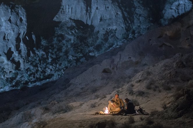 Penny Dreadful - This World Is Our Hell - De la película - Timothy Dalton, Wes Studi