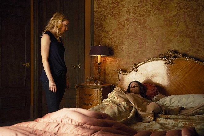 12 Monkeys - Immortal - Photos - Amanda Schull, Emily Hampshire