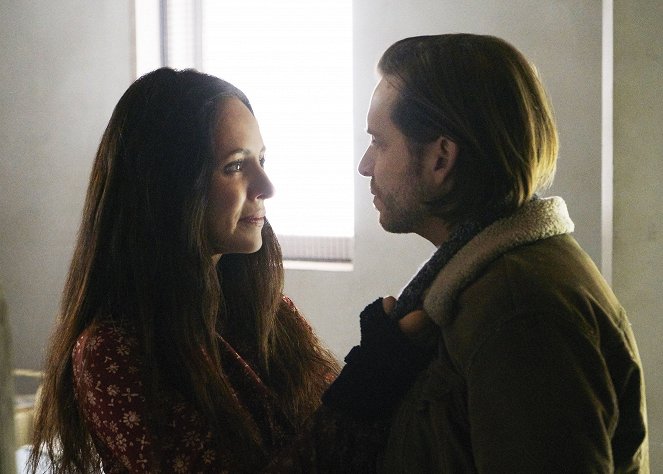 12 Monkeys - Season 2 - Memory of Tomorrow - Photos - Madeleine Stowe, Aaron Stanford