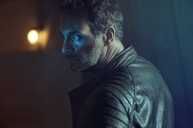 12 Monkeys - Season 2 - Promokuvat - Todd Stashwick