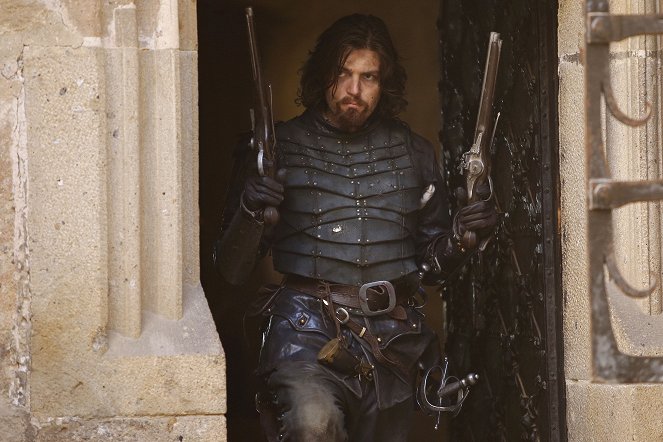 The Musketeers - Spoils of War - Van film - Tom Burke