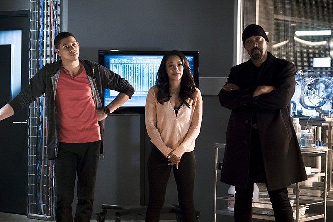 The Flash - The Race of His Life - Photos - Keiynan Lonsdale, Candice Patton, Jesse L. Martin