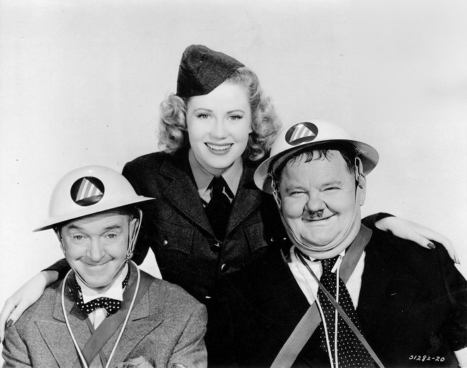 Stan Laurel, Jacqueline White, Oliver Hardy