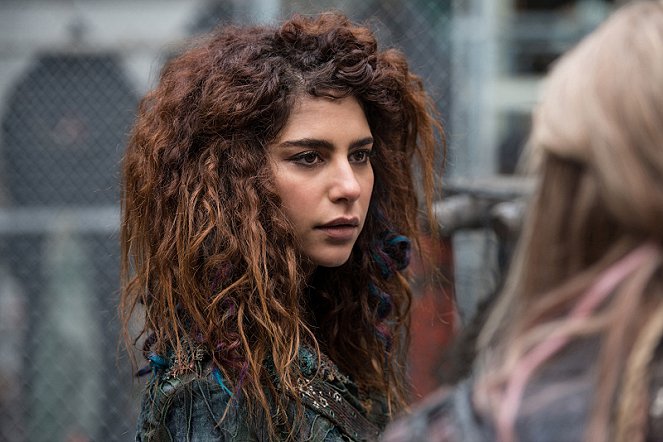 The 100 - Red Sky at Morning - Photos - Nadia Hilker