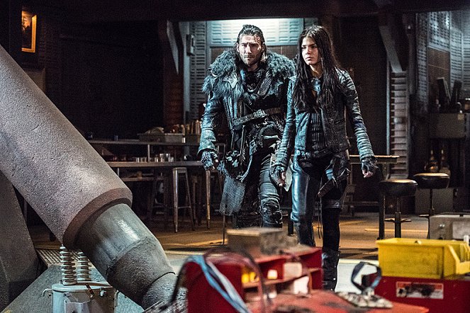 The 100 - Perverse Instantiation: Part One - Photos - Zach McGowan, Marie Avgeropoulos