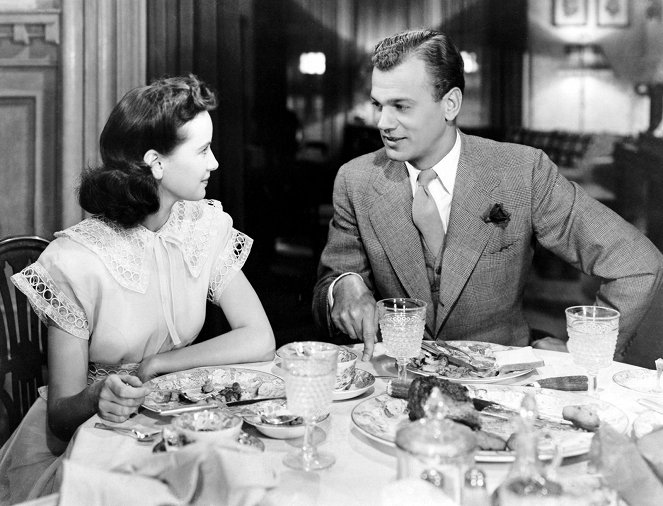 A gyanú árnyékában - Filmfotók - Teresa Wright, Joseph Cotten