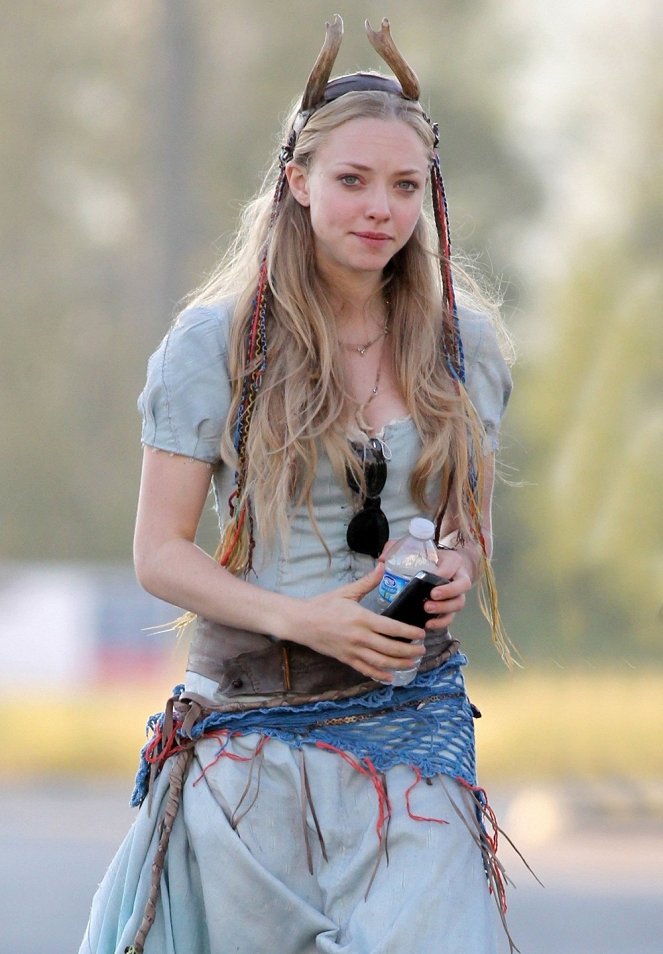 Red Riding Hood - Van de set - Amanda Seyfried