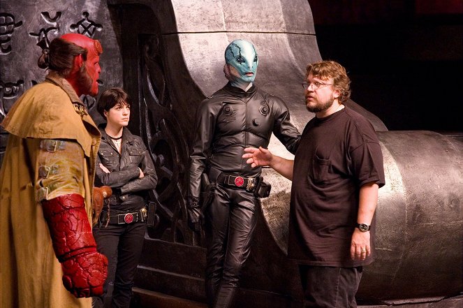 Hellboy II - Az Aranyhadsereg - Forgatási fotók - Ron Perlman, Selma Blair, Doug Jones, Guillermo del Toro
