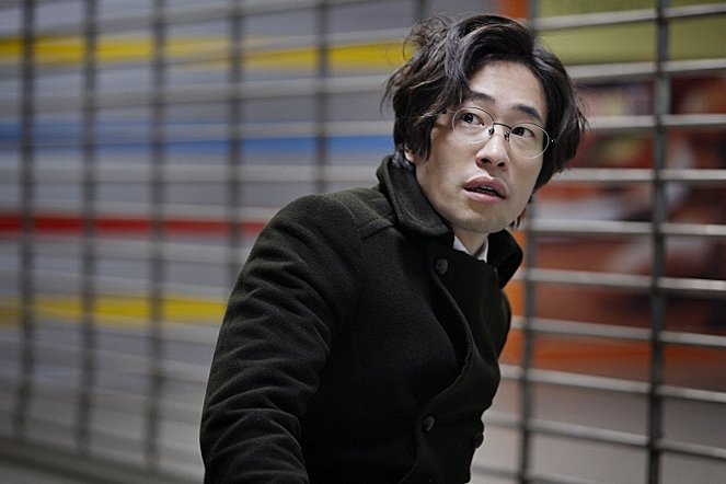Soosanghan gogaekdeul - De la película - Seung-bum Ryoo