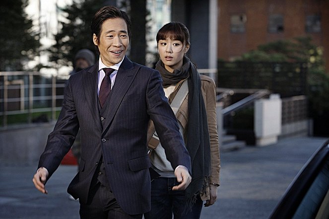 Soosanghan gogaekdeul - Filmfotók - Seung-bum Ryoo, Ji-hye Seo